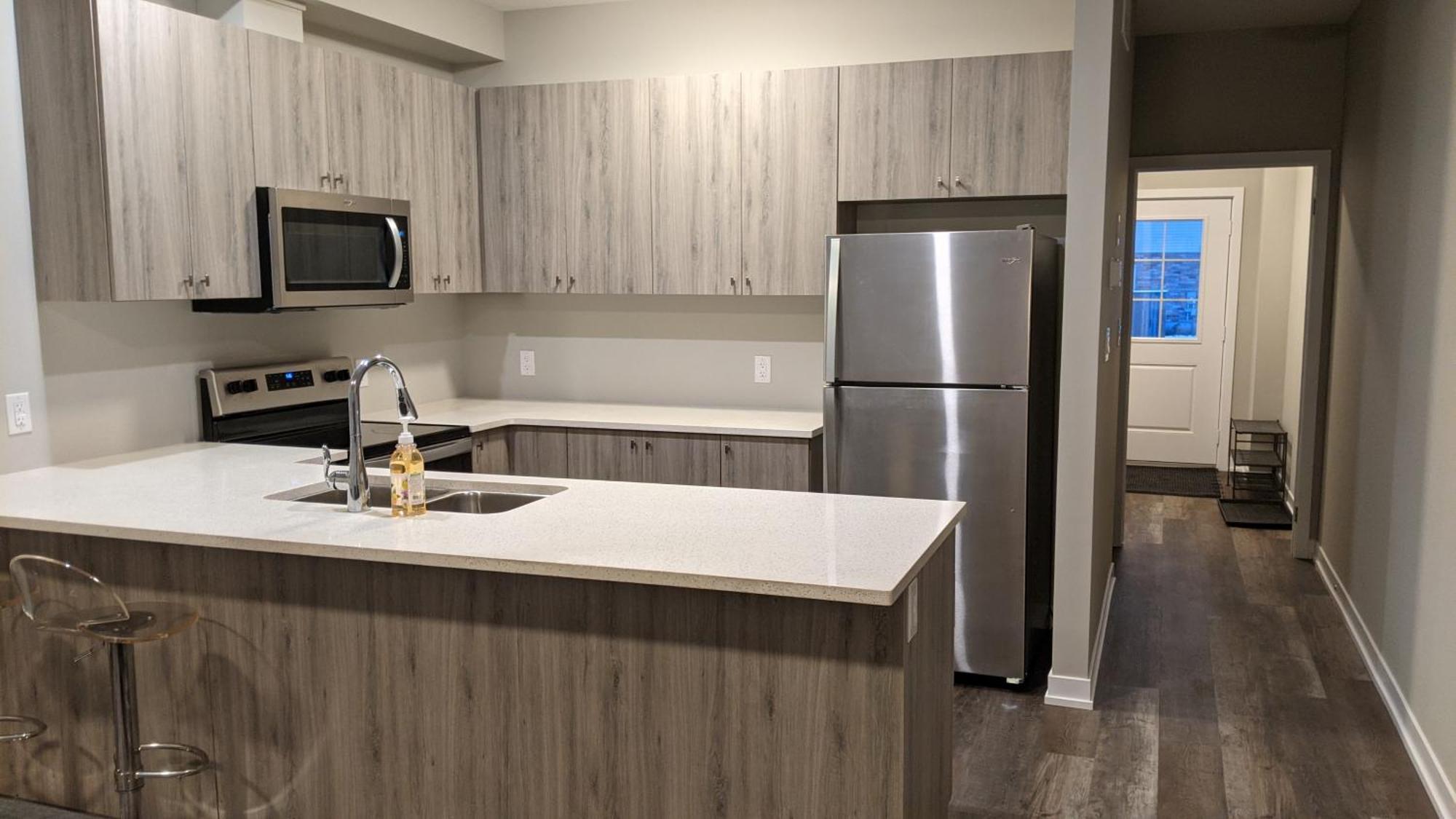 Boardwalk Homes - Executive Townhomes Кичънър Екстериор снимка