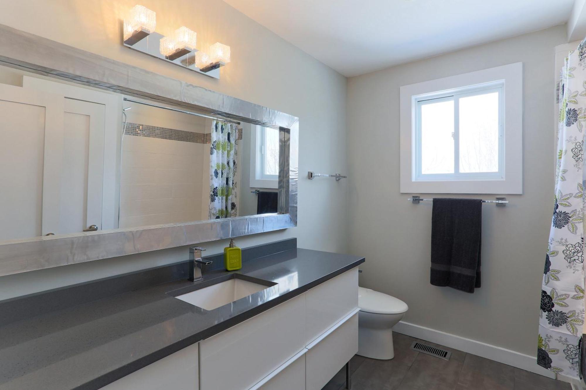 Boardwalk Homes - Executive Townhomes Кичънър Екстериор снимка